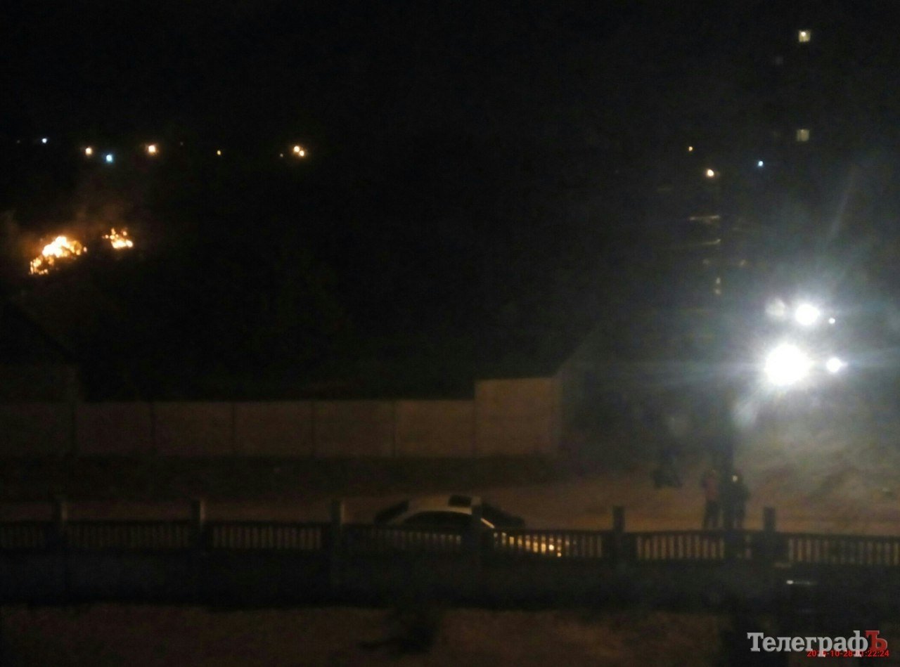 Мешканців Першого Занасипу налякала нічна пожежа Мешканців Першого Занасипу налякала нічна пожежа