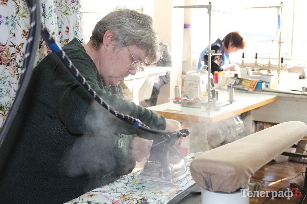 Кременчужанки одевают европеек Кременчужанки одевают европеек