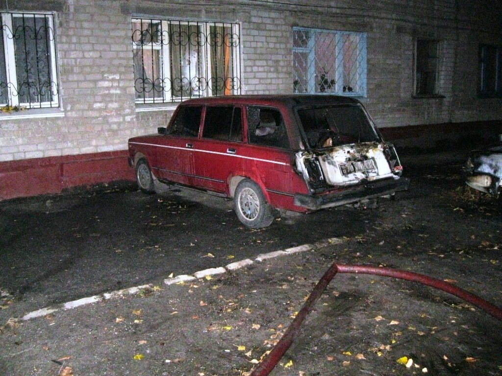 В Кременчуге ночью снова горели автомобили В Кременчуге ночью снова горели автомобили