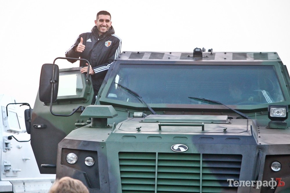 "На бойових машинах у бій", - капітан "Ворскли" про екскурсію на КрАЗі "На бойових машинах у бій", - капітан "Ворскли" про екскурсію на КрАЗі