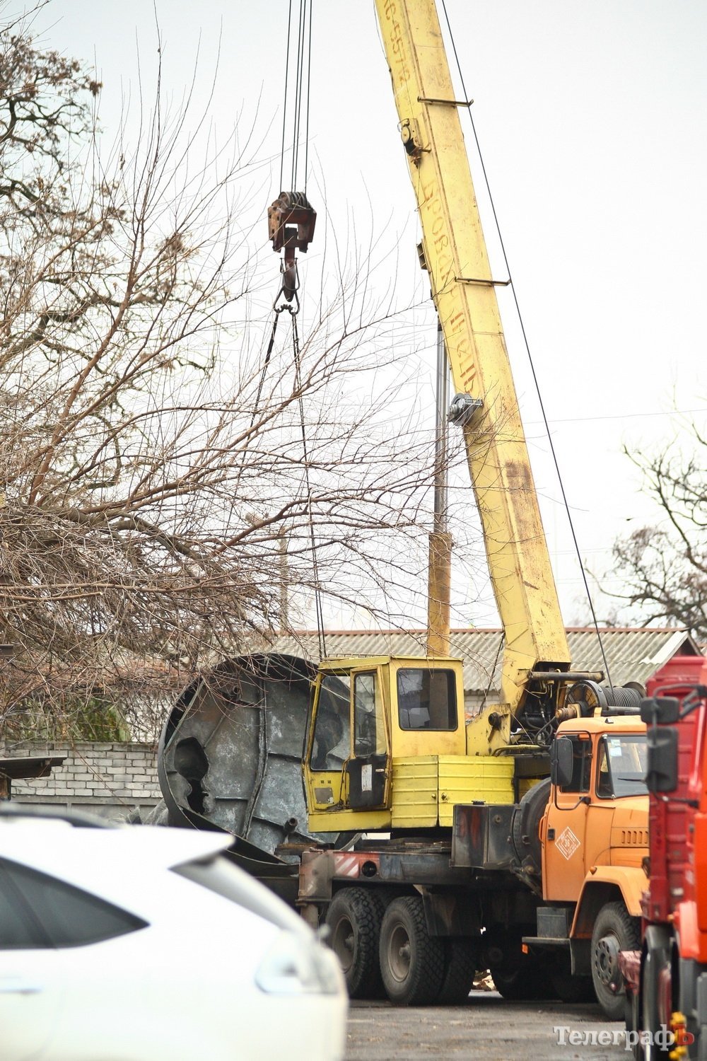В Кременчуге пытались куда-то увезти Ленина В Кременчуге пытались куда-то увезти Ленина