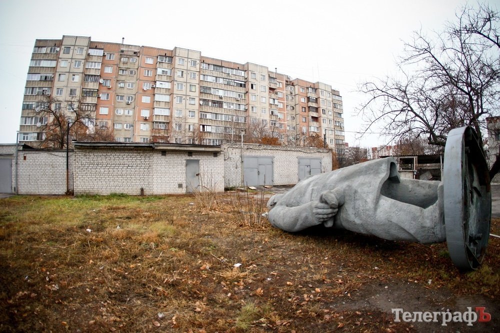 В Кременчуге пытались куда-то увезти Ленина В Кременчуге пытались куда-то увезти Ленина