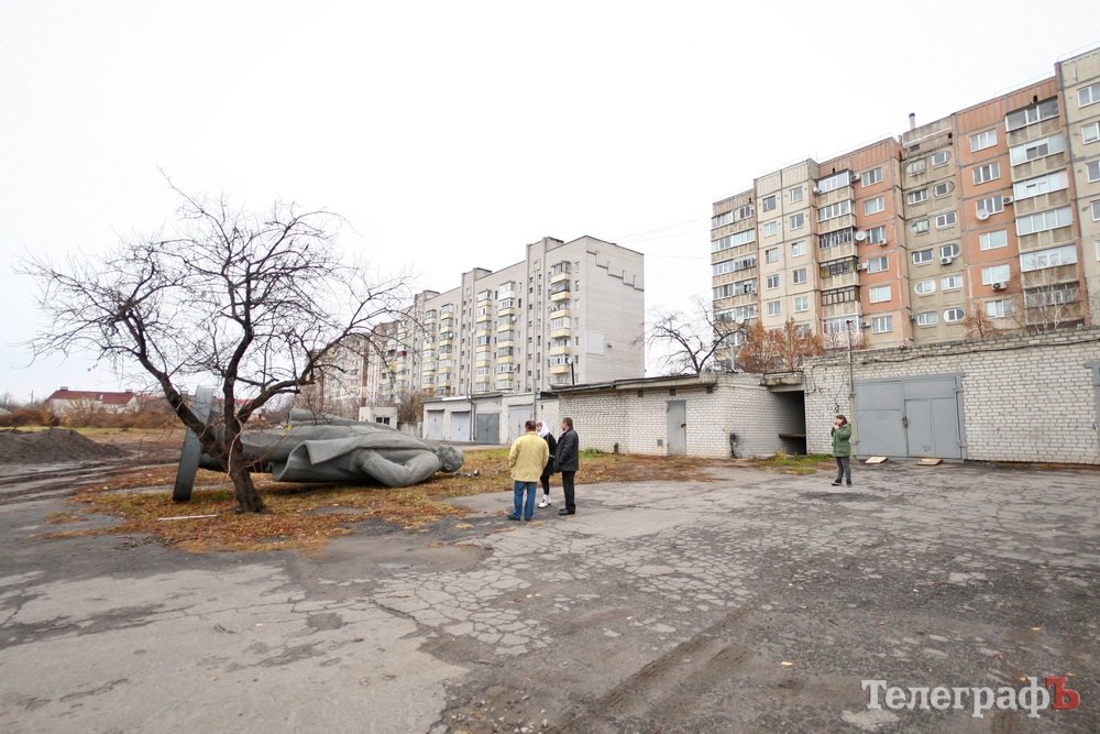 В Кременчуге пытались куда-то увезти Ленина В Кременчуге пытались куда-то увезти Ленина
