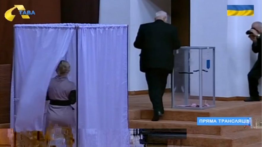 Облсовет пока без головы, но Холод выигрывает «по очкам» Облсовет пока без головы, но Холод выигрывает «по очкам»