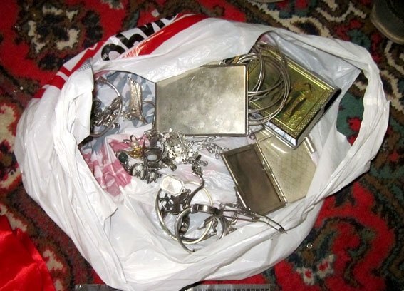 Кременчугская полиция выставила на обозрение краденые вещи - узнайте своё и забирайте Кременчугская полиция выставила на обозрение краденые вещи - узнайте своё и забирайте