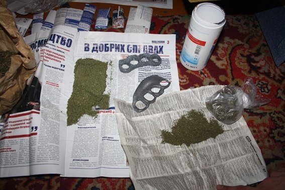 У кременчужанина в квартире нашли 4 кг конопли У кременчужанина в квартире нашли 4 кг конопли