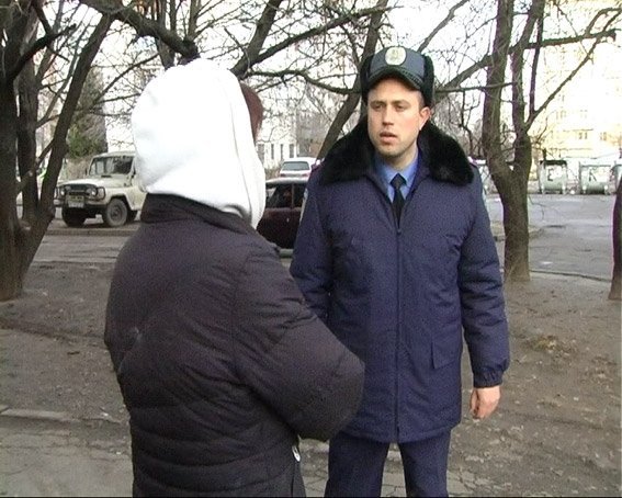 Пьяная полтавчанка угрожала взорвать пункт полиции... яблоком Пьяная полтавчанка угрожала взорвать пункт полиции... яблоком