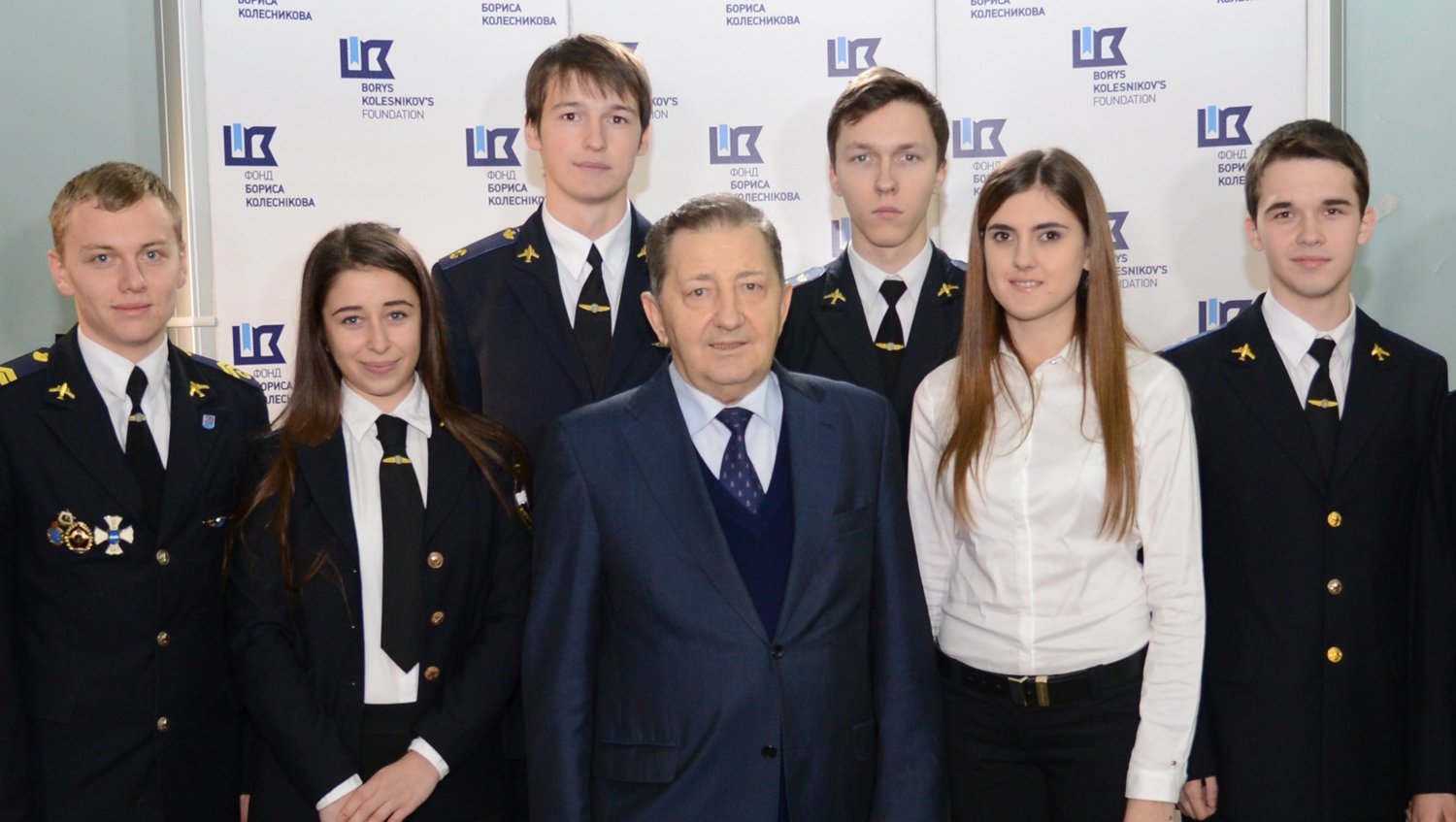 Молодые авиаторы из Кременчуга стали ближе к поездке на авиасалон в Великобританию Молодые авиаторы из Кременчуга стали ближе к поездке на авиасалон в Великобританию