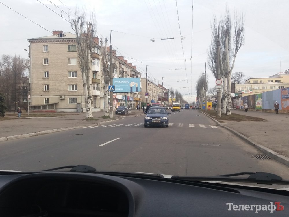 В Кременчуге на пешеходном переходе сбили 20-летнего парня В Кременчуге на пешеходном переходе сбили 20-летнего парня