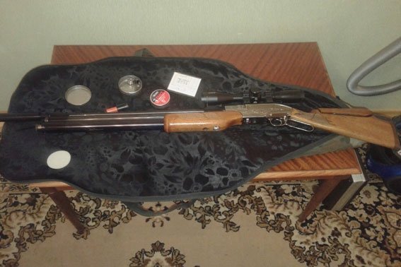 У кременчужанина нашли 2 кг марихуаны и винтовку У кременчужанина нашли 2 кг марихуаны и винтовку