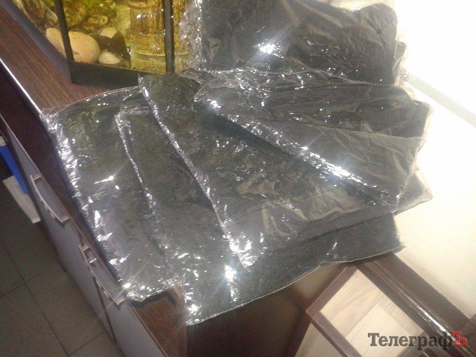 Маскувальні халати для "невидимок" від кременчужан вже на фронті Маскувальні халати для "невидимок" від кременчужан вже на фронті