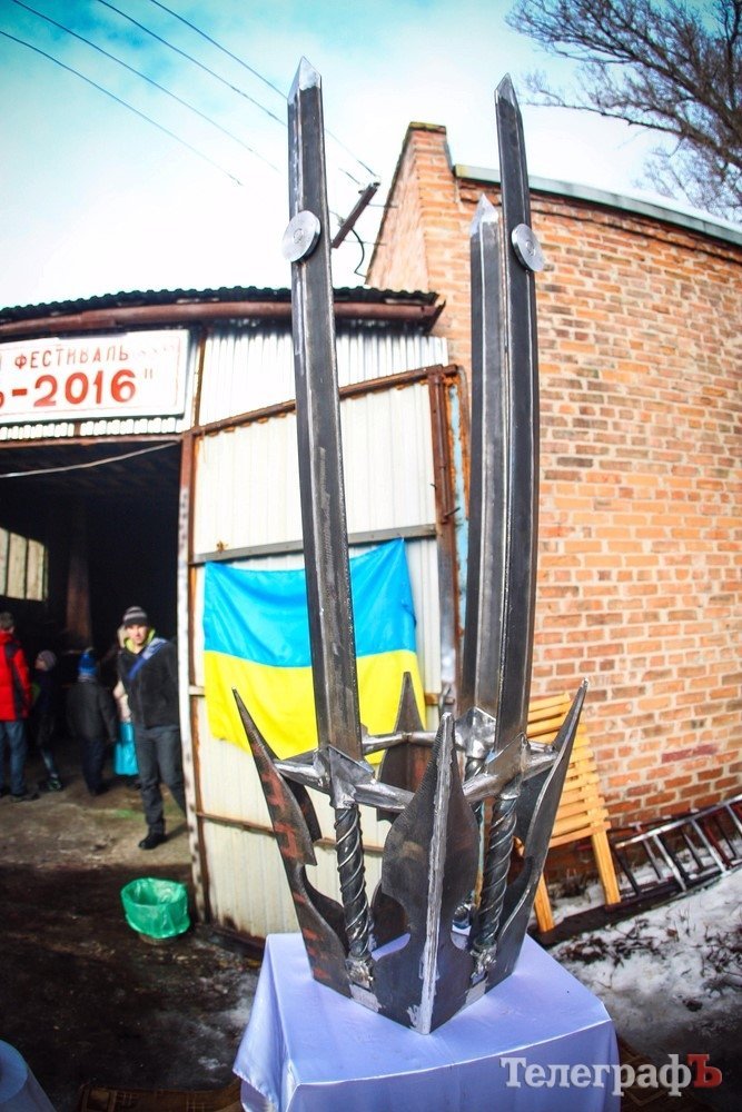 Кузнецы выковали обелиск кременчужанам, погибшим в зоне АТО Кузнецы выковали обелиск кременчужанам, погибшим в зоне АТО