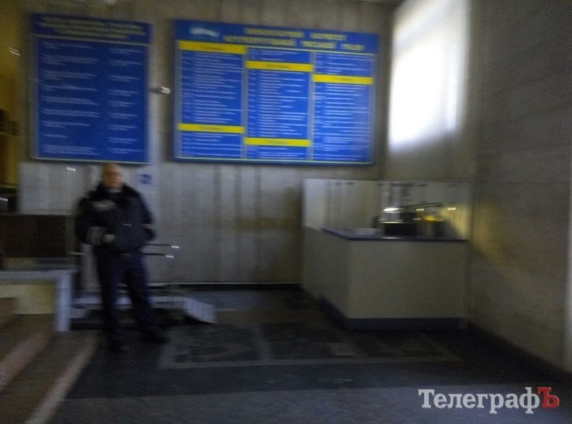 В кременчугской мэрии на первом этаже убрали турникет В кременчугской мэрии на первом этаже убрали турникет