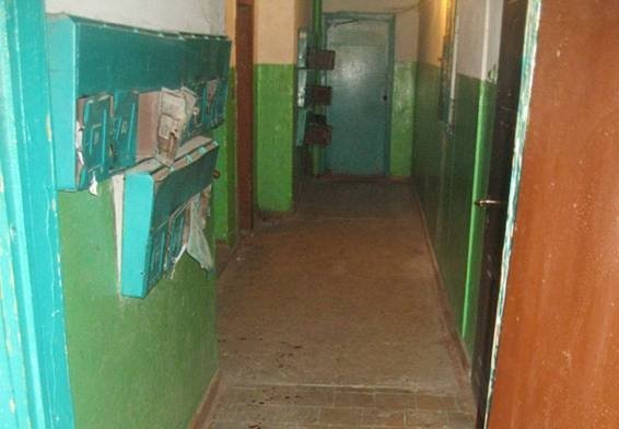 Поножовщина в Полтаве: окровавленный мужчина в нижнем белье прибежал в полицию Поножовщина в Полтаве: окровавленный мужчина в нижнем белье прибежал в полицию