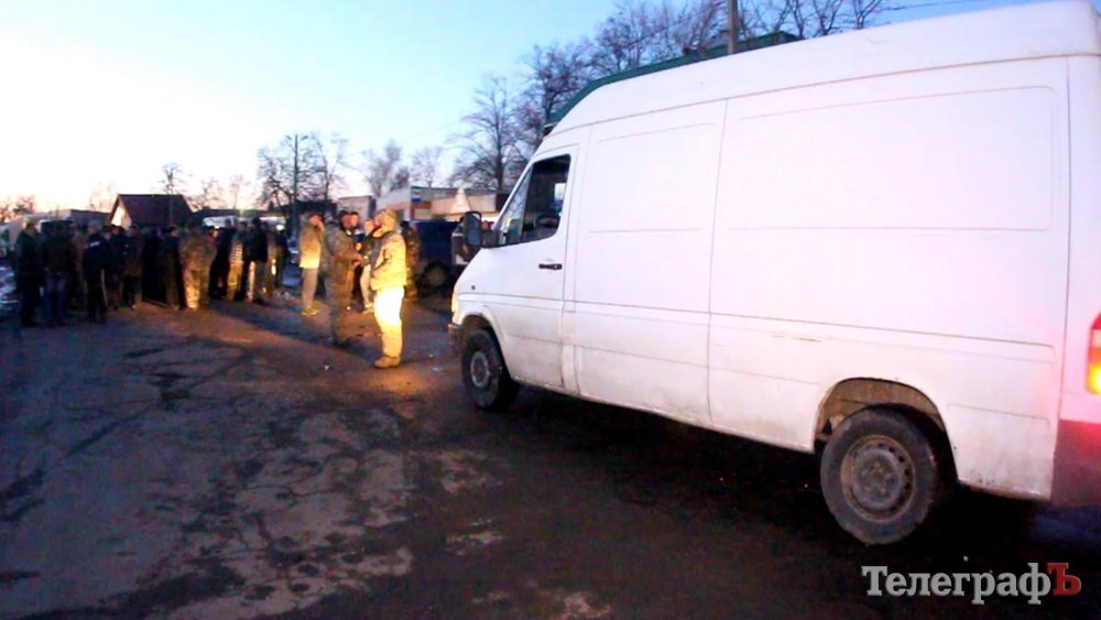 На Полтавщине рыбаки перекрыли трассу государственного значения Борисполь-Днепропетровск-Запорожье На Полтавщине рыбаки перекрыли трассу государственного значения Борисполь-Днепропетровск-Запорожье