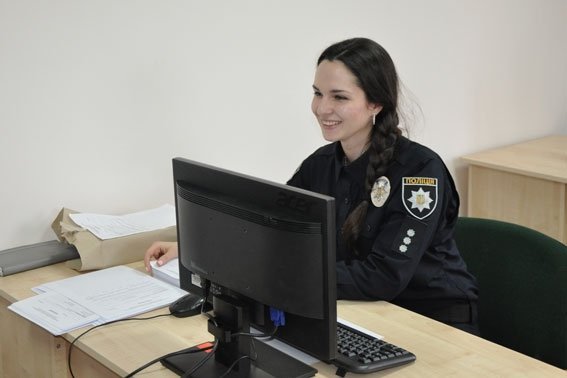 Голова Нацполіції перевірила кременчуцьких копів Голова Нацполіції перевірила кременчуцьких копів