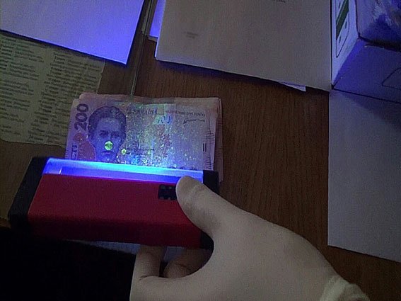 На Полтавщині на хабарі затримали голову сільради На Полтавщині на хабарі затримали голову сільради