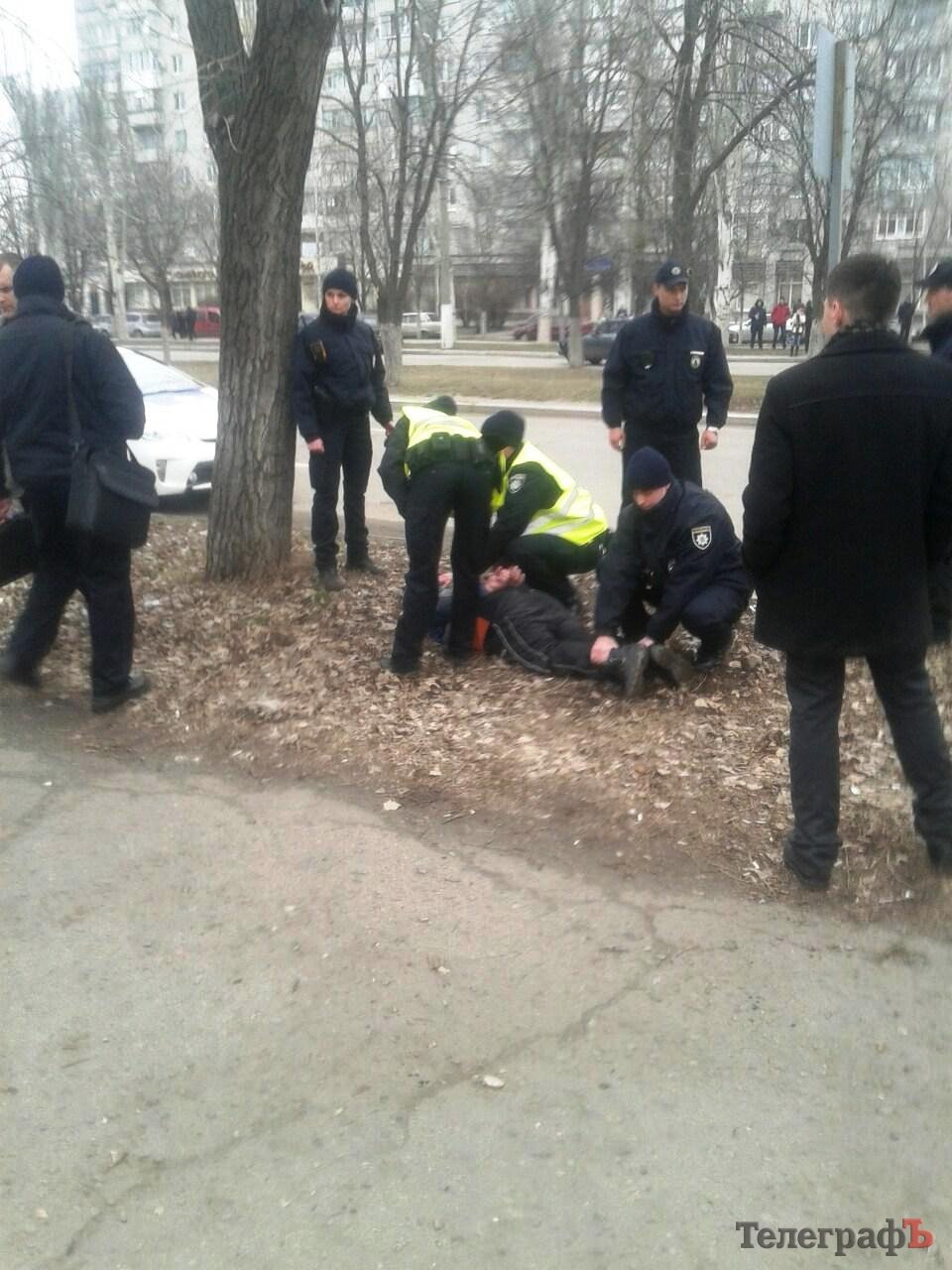 Новые кременчугские патрульные полицейские "скрутили" пьяного водителя... Новые кременчугские патрульные полицейские "скрутили" пьяного водителя...