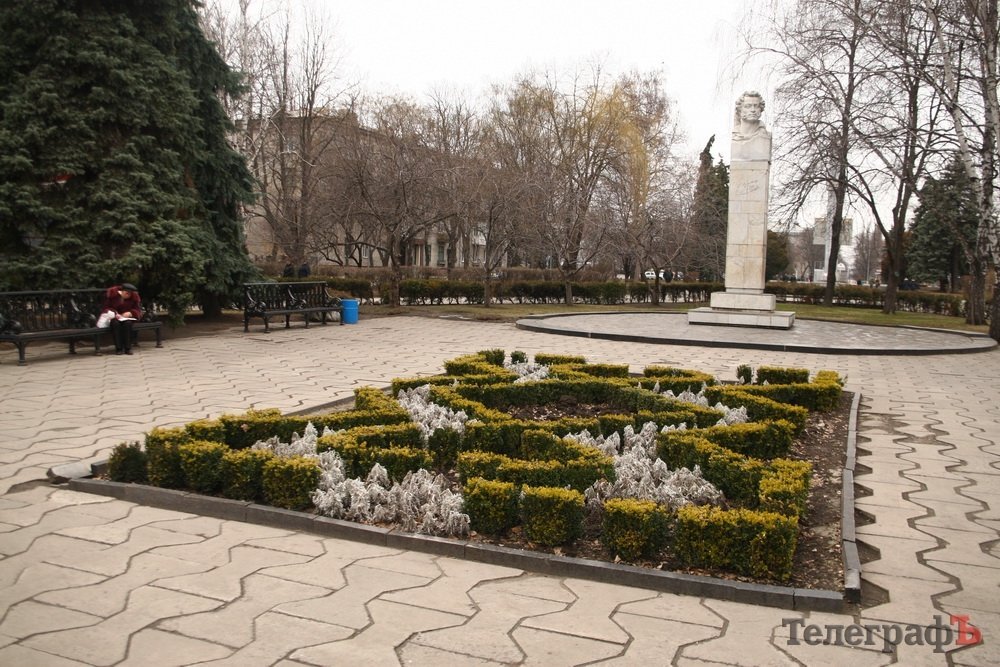 Живые мертвецы! Нарциссы-зомби появились на улицах Кременчуга Живые мертвецы! Нарциссы-зомби появились на улицах Кременчуга