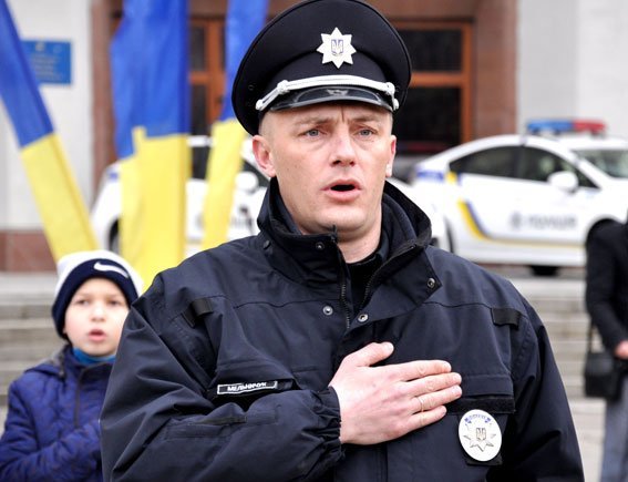 5 марта в Полтаве дала присягу новая патрульная полиция 5 марта в Полтаве дала присягу новая патрульная полиция