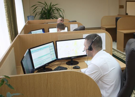 Если вы звоните в полицию, то с вами разговаривают они… Если вы звоните в полицию, то с вами разговаривают они…