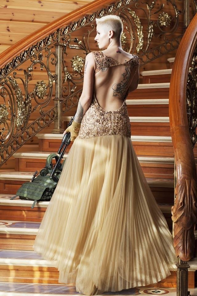 «Если бы не война»: украинские женщины-военнослужащие надели вечерние платья «Если бы не война»: украинские женщины-военнослужащие надели вечерние платья