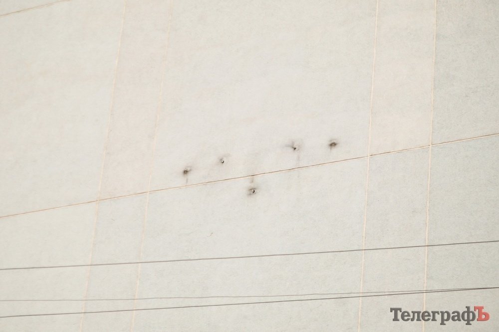 Кременчугский лётный колледж и общежитие мясокомбината декоммунизировали Кременчугский лётный колледж и общежитие мясокомбината декоммунизировали