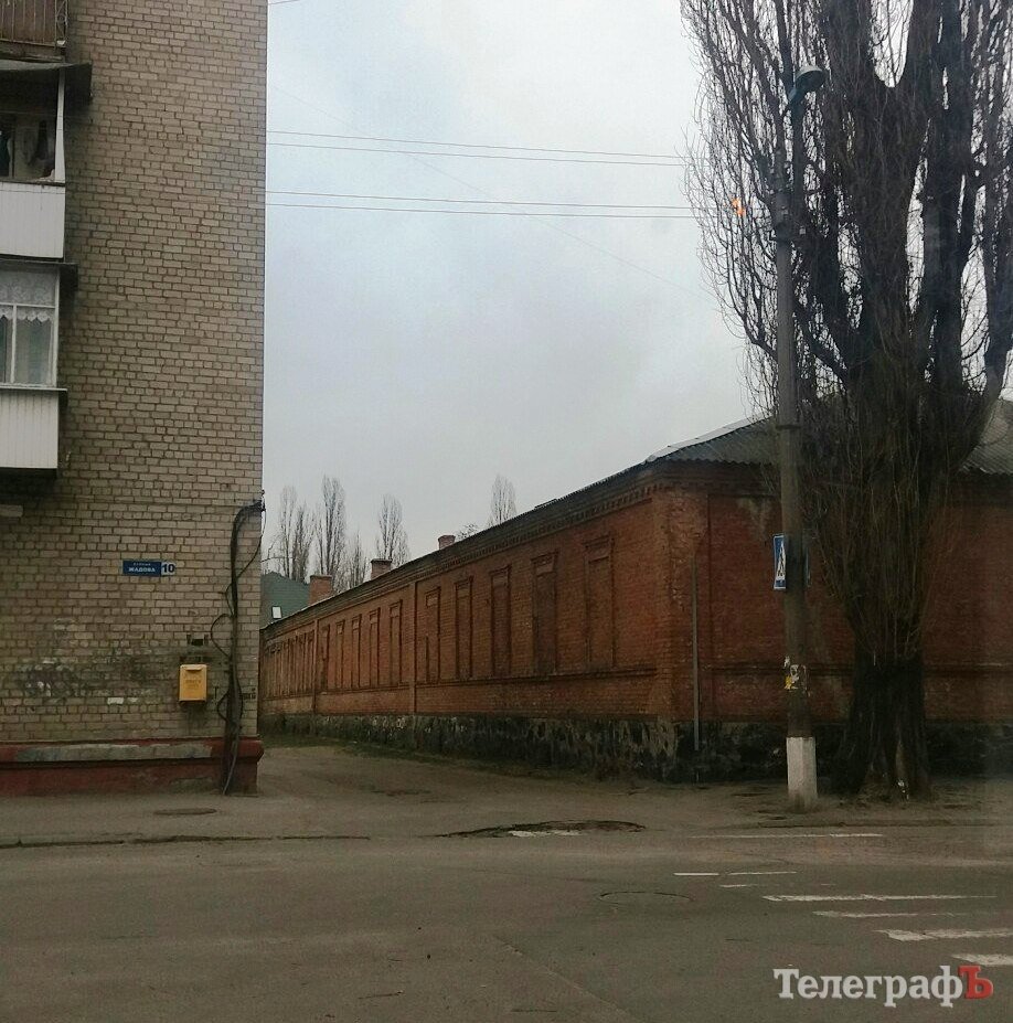 Они работают: за несколько часов полиция убрала в Кременчуге незаконный знак Они работают: за несколько часов полиция убрала в Кременчуге незаконный знак