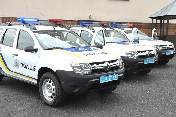 Где не проедет Toyota Prius, там проедет Renault Duster Где не проедет Toyota Prius, там проедет Renault Duster