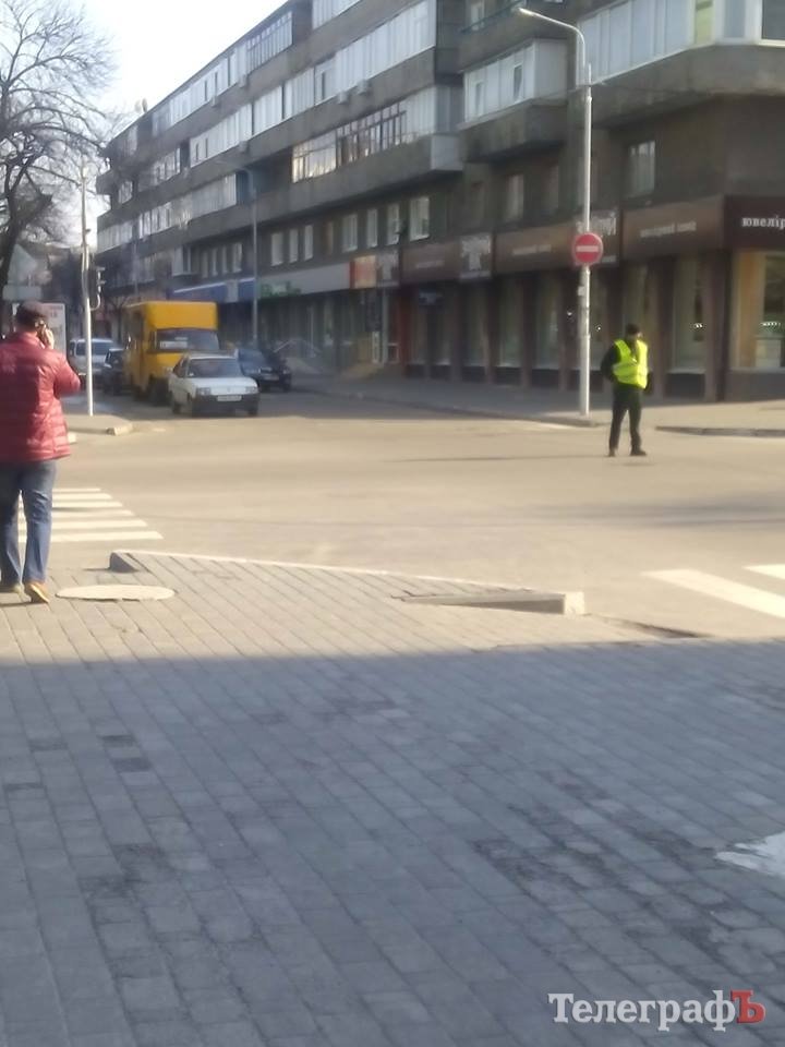 У Кременчуці не працює кілька світлофорів - працюють регулювальники У Кременчуці не працює кілька світлофорів - працюють регулювальники