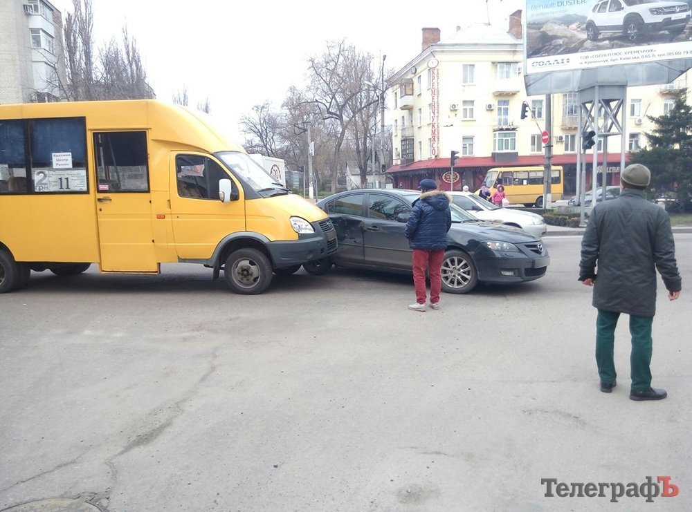 ДТП на водоканале: Mazda + маршрутка ДТП на водоканале: Mazda + маршрутка