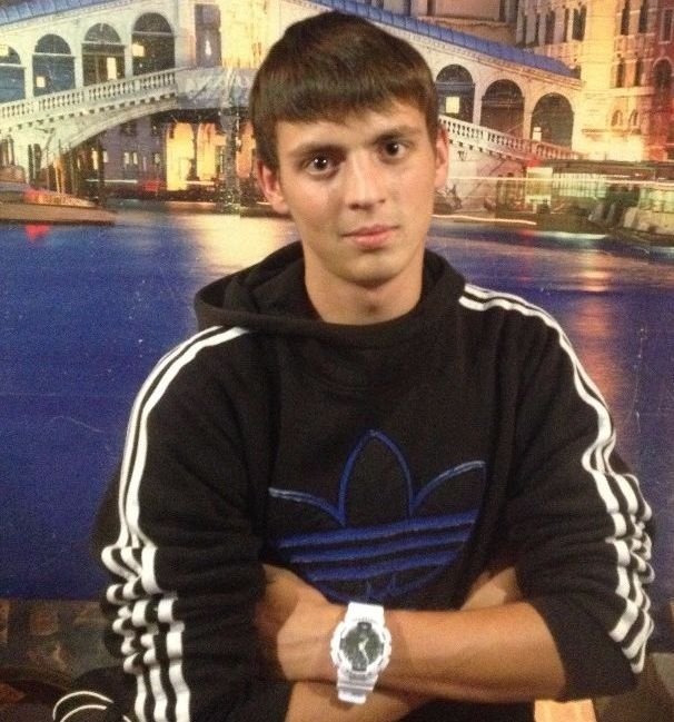 Кременчужанин спас человека, который собирался прыгнуть с моста Кременчужанин спас человека, который собирался прыгнуть с моста