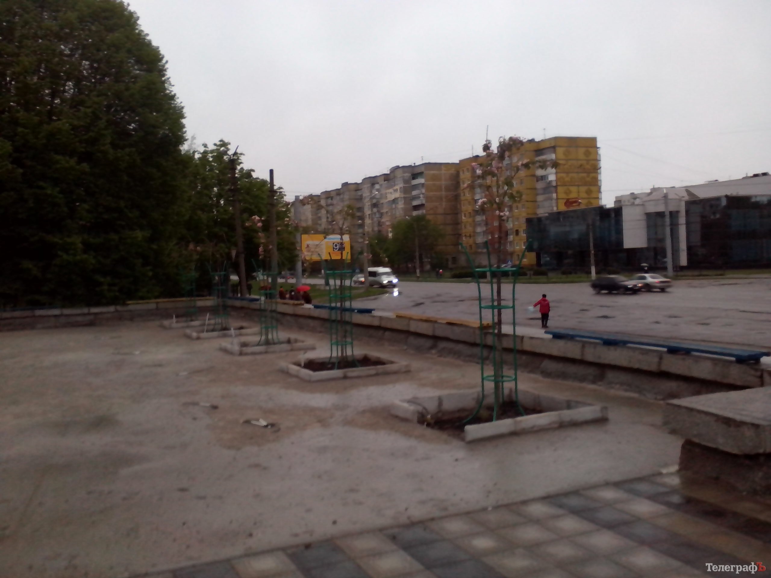 Сэлфи с сакурой теперь можно сделать и на Молодежном:) Сэлфи с сакурой теперь можно сделать и на Молодежном:)