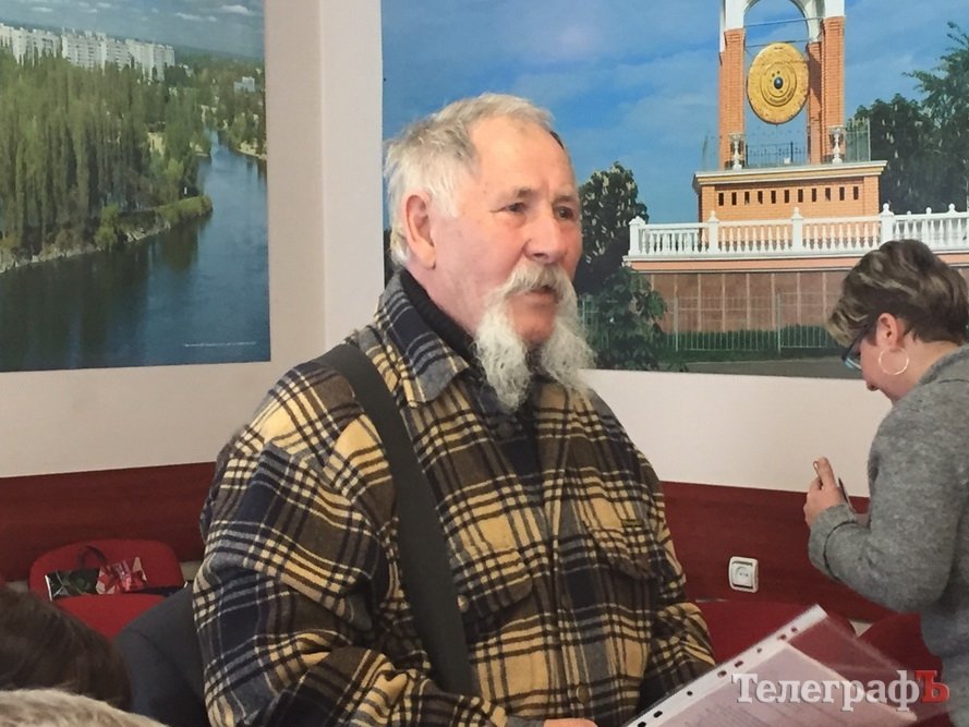 Создан эскиз трезубца, который появится вместо серпа и молота в Кременчуге Создан эскиз трезубца, который появится вместо серпа и молота в Кременчуге