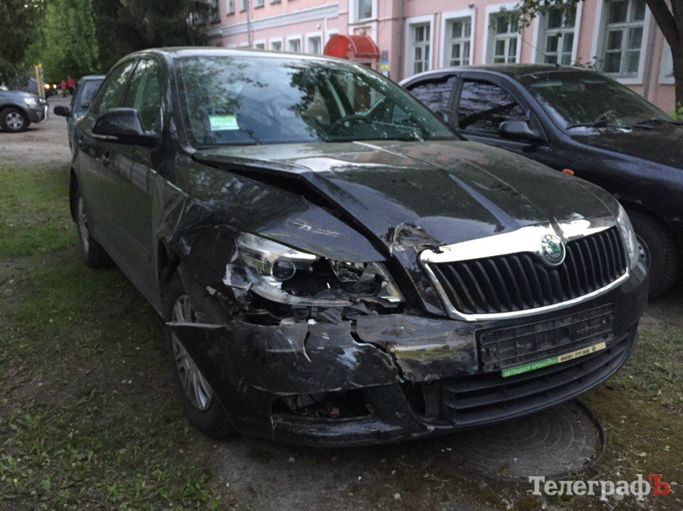 В Кременчуге маршрутка 15-Б с пассажирами попала в аварию В Кременчуге маршрутка 15-Б с пассажирами попала в аварию