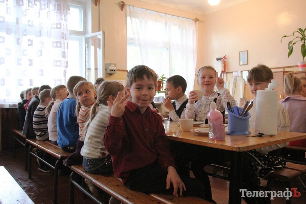 УВАГА! Шкільна їжа! Школи перевірятимуть без попередження до кінця 2016-го року УВАГА! Шкільна їжа! Школи перевірятимуть без попередження до кінця 2016-го року