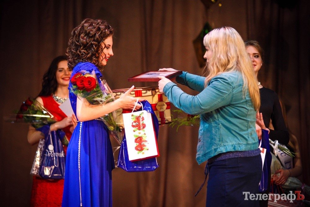 "Королева КрНУ-2016" поразила всех танцем живота и соблазнительной улыбкой "Королева КрНУ-2016" поразила всех танцем живота и соблазнительной улыбкой