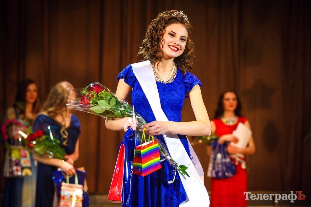 "Королева КрНУ-2016" поразила всех танцем живота и соблазнительной улыбкой "Королева КрНУ-2016" поразила всех танцем живота и соблазнительной улыбкой