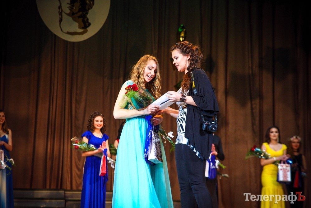 "Королева КрНУ-2016" поразила всех танцем живота и соблазнительной улыбкой "Королева КрНУ-2016" поразила всех танцем живота и соблазнительной улыбкой