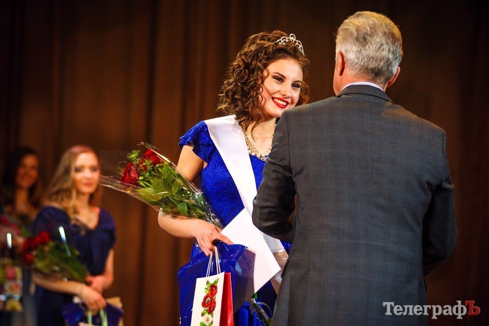"Королева КрНУ-2016" поразила всех танцем живота и соблазнительной улыбкой "Королева КрНУ-2016" поразила всех танцем живота и соблазнительной улыбкой