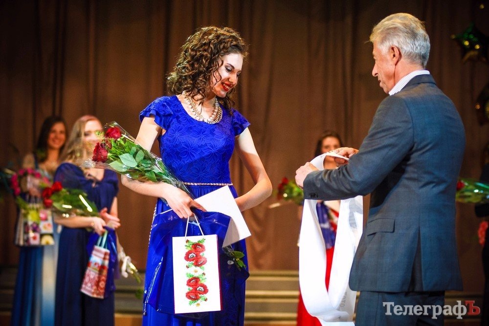 "Королева КрНУ-2016" поразила всех танцем живота и соблазнительной улыбкой "Королева КрНУ-2016" поразила всех танцем живота и соблазнительной улыбкой