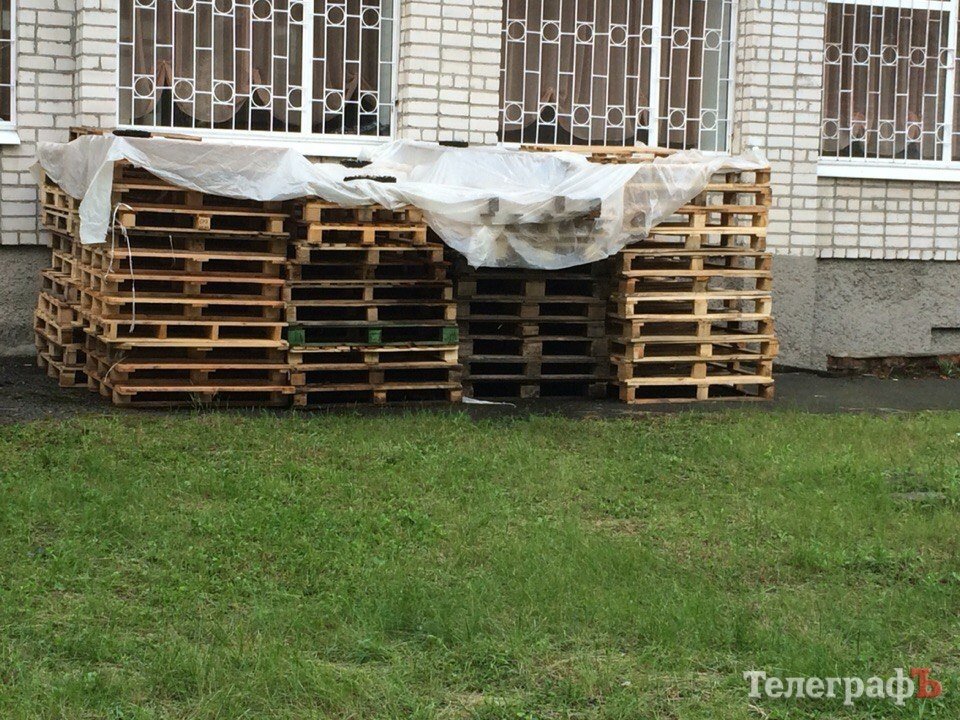 Кременчугский лицей №4 начали переделывать по Minecraft'у Кременчугский лицей №4 начали переделывать по Minecraft'у