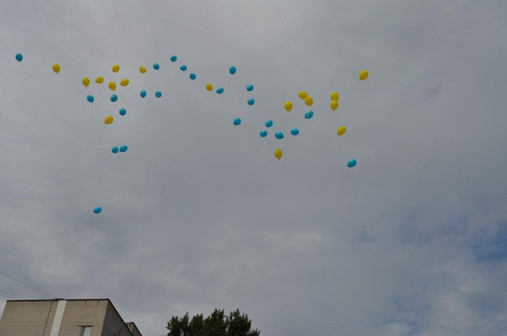 Последний звонок в кременчугских школах. Присылай свои фото! Последний звонок в кременчугских школах. Присылай свои фото!