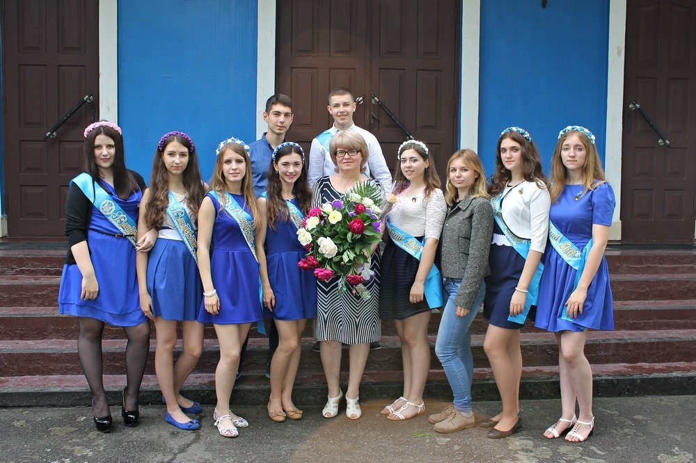 Последний звонок в кременчугских школах. Присылай свои фото! Последний звонок в кременчугских школах. Присылай свои фото!
