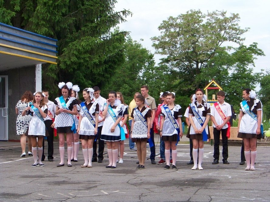 Последний звонок в кременчугских школах. Присылай свои фото! Последний звонок в кременчугских школах. Присылай свои фото!