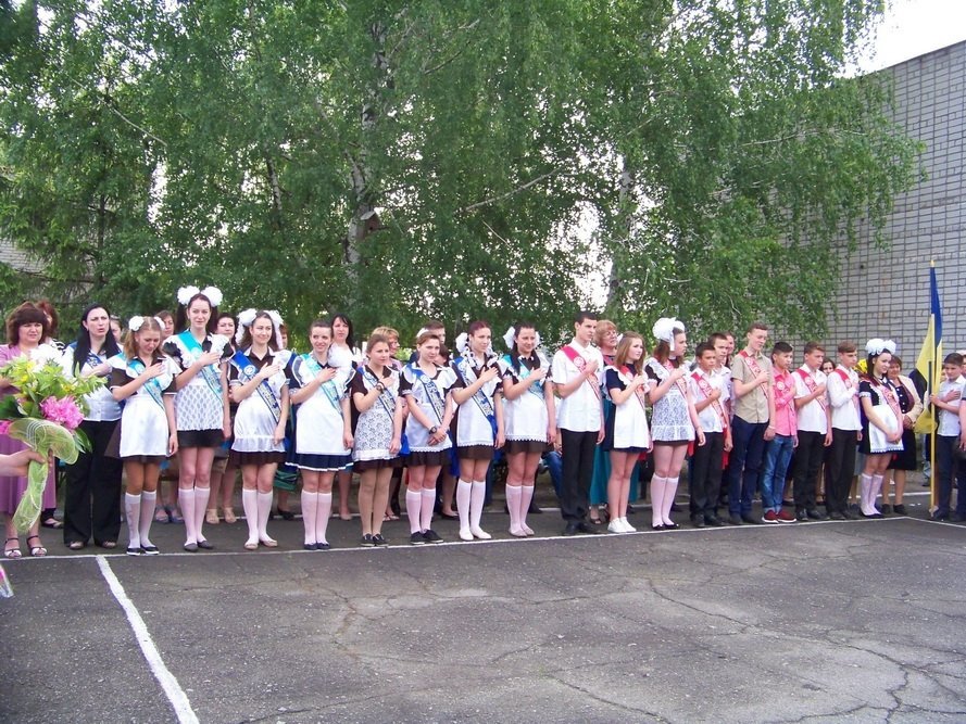 Последний звонок в кременчугских школах. Присылай свои фото! Последний звонок в кременчугских школах. Присылай свои фото!