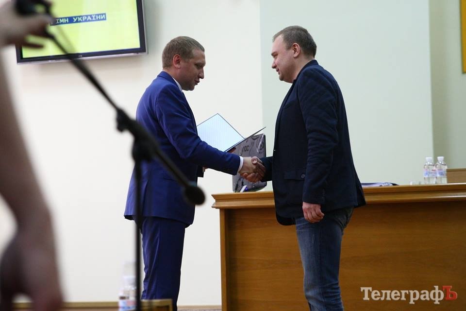 Тренерів збірної України з хокею нагородили у Кременчуці Тренерів збірної України з хокею нагородили у Кременчуці