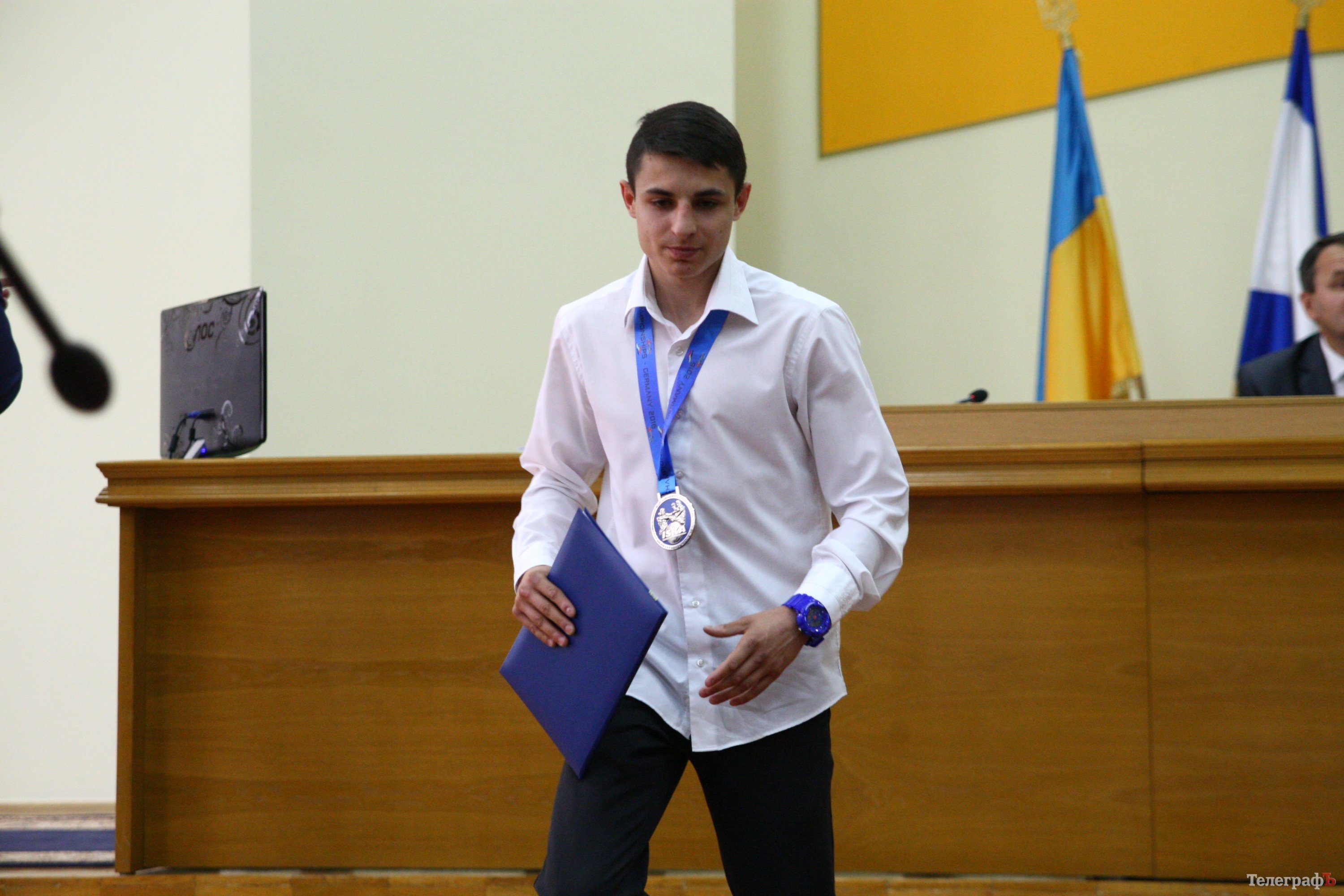 Тренерів збірної України з хокею нагородили у Кременчуці Тренерів збірної України з хокею нагородили у Кременчуці