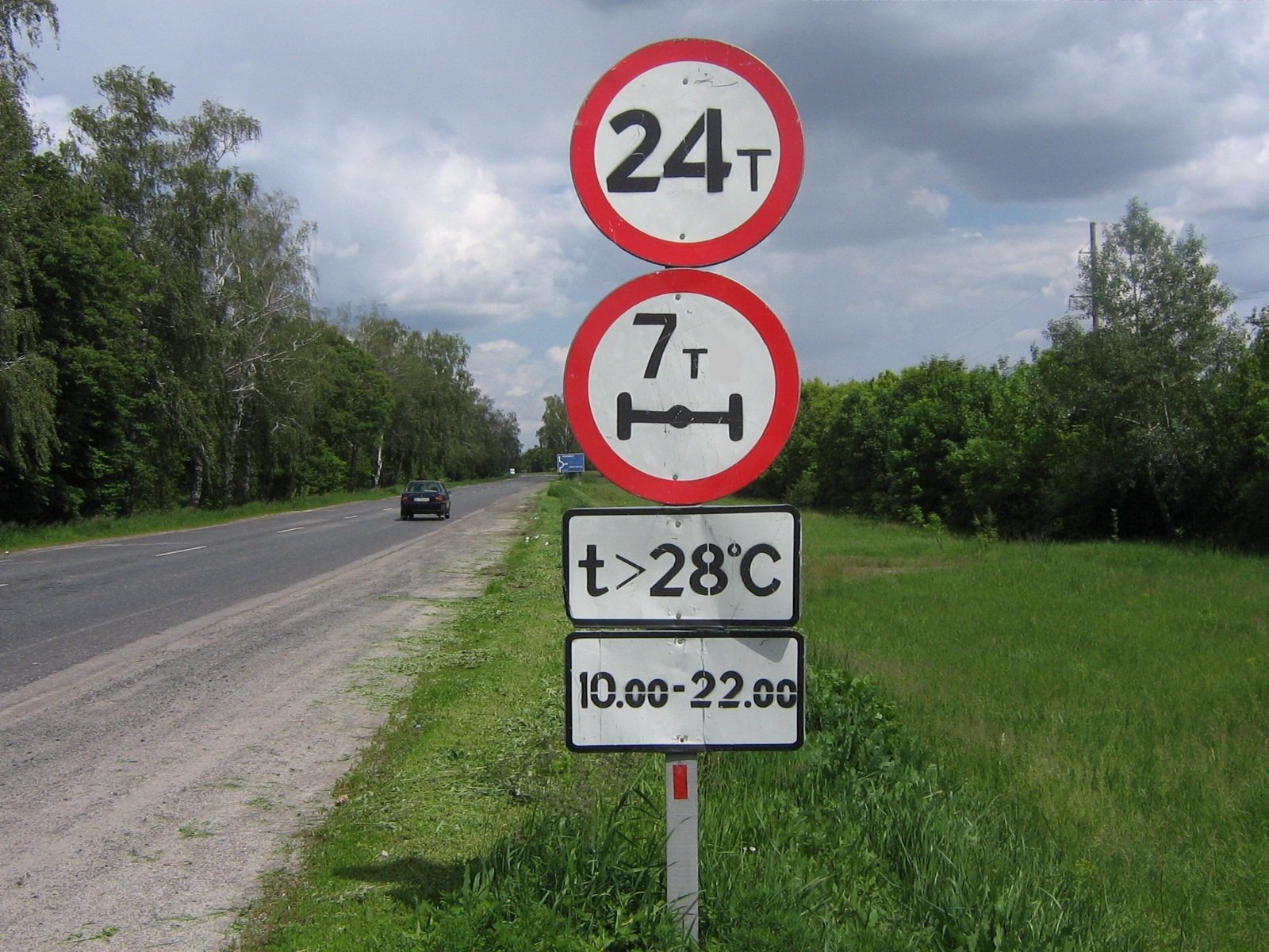 З 1 червня рух вантажівок у спеку заборонений З 1 червня рух вантажівок у спеку заборонений