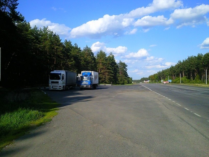 З 1 червня рух вантажівок у спеку заборонений З 1 червня рух вантажівок у спеку заборонений
